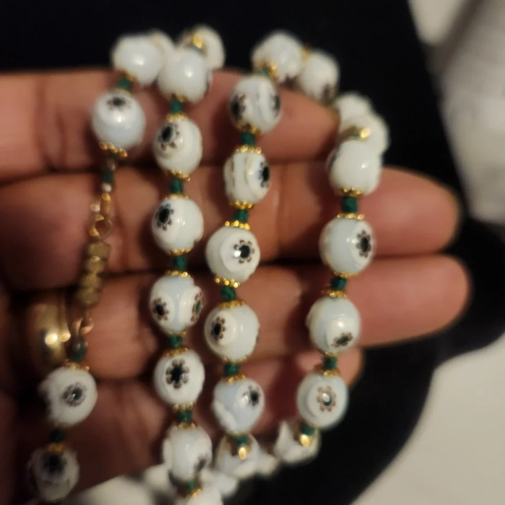 Vintage Venetian Murano Millefiori Glass Bead Necklace White Floral Hand Knotted - Picture 10 of 11